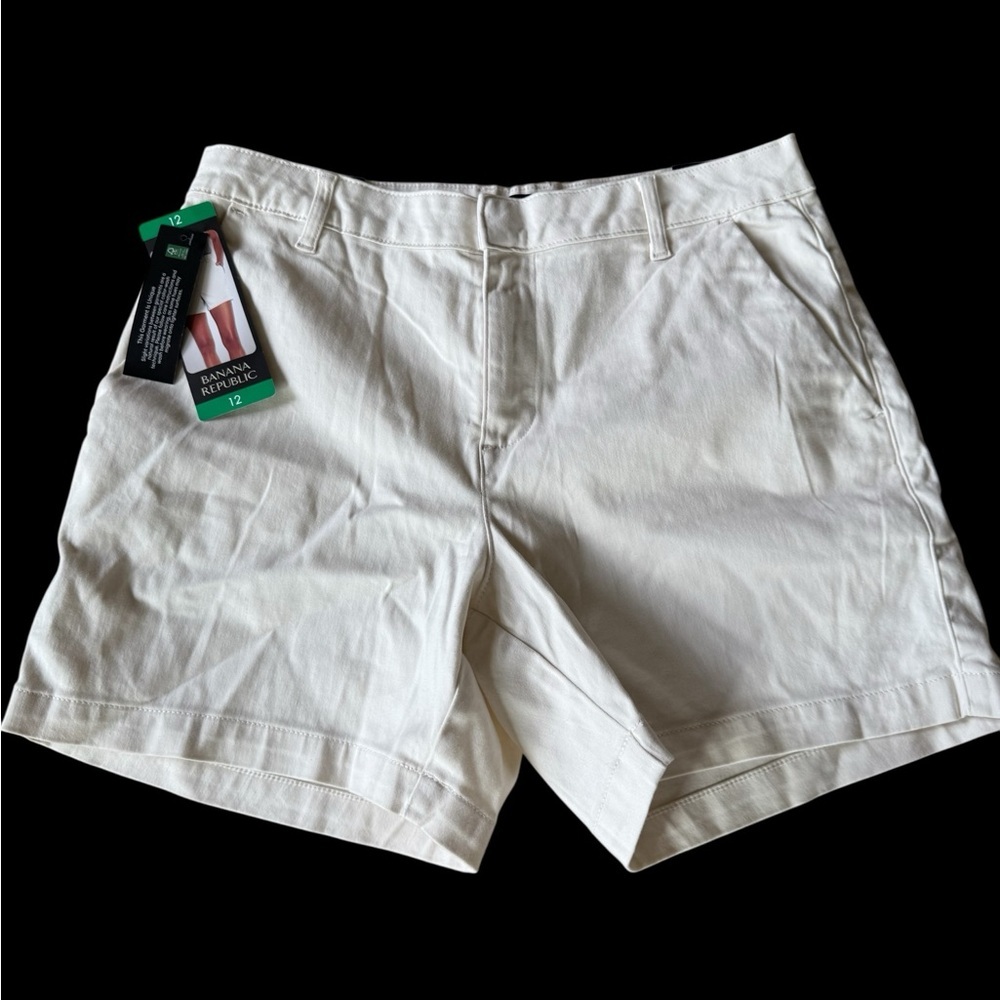 Banana republic ladies, CHINO shorts size 12 NWT brand new never worn off-white - Picture 2 of 12